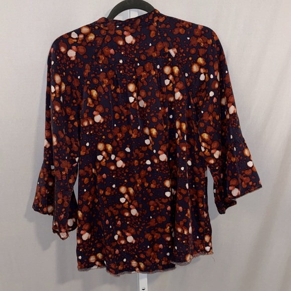 Westbound Oversized Spotted with Faded/Worn Look Size Small - Picture 6 of 10